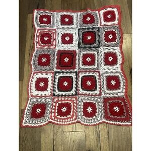 Homemade Crochet Christmas Poinsettia Afghan Red White Granny Squares 50x37